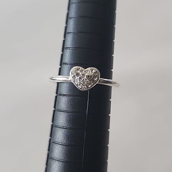 Heart Shaped Rhinestone Ring Silver Tone sz 8 with Heart Shape Cutout - Picture 1 of 3